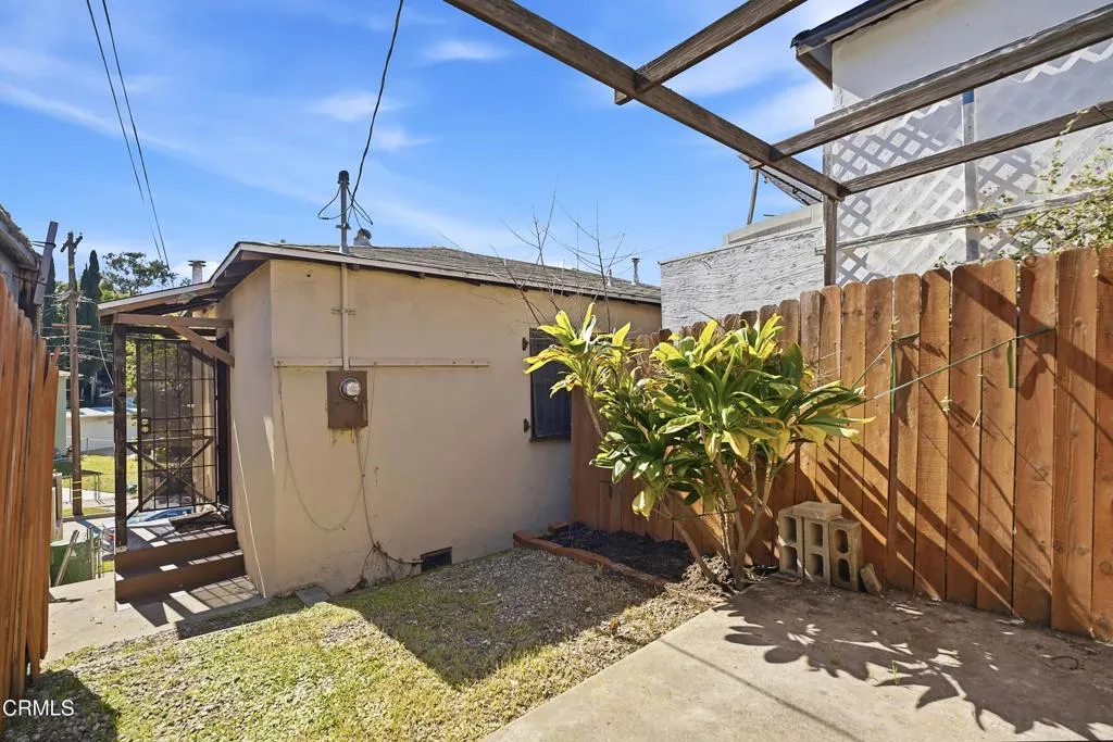 2307 Moss Avenue, Los Angeles, California 90065 home-pic-20
