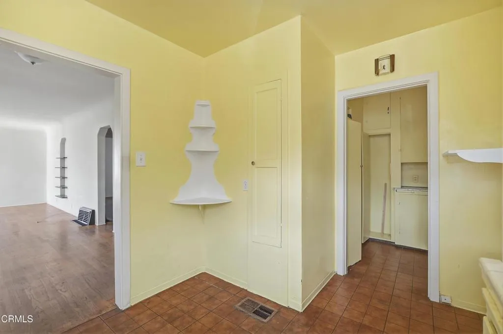 2307 Moss Avenue, Los Angeles, California 90065 home-pic-7