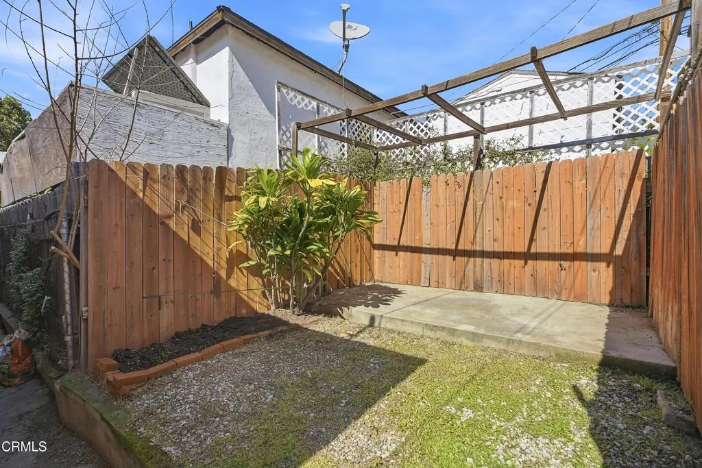 2307 Moss Avenue, Los Angeles, California 90065 home-pic-19