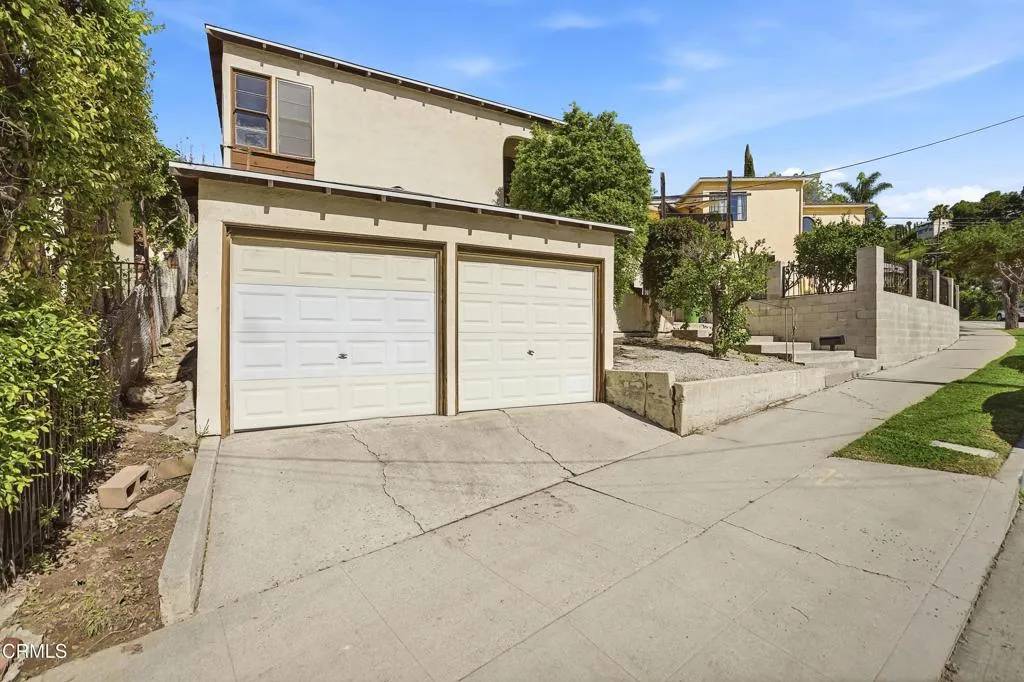 2307 Moss Avenue, Los Angeles, California 90065 home-pic-27