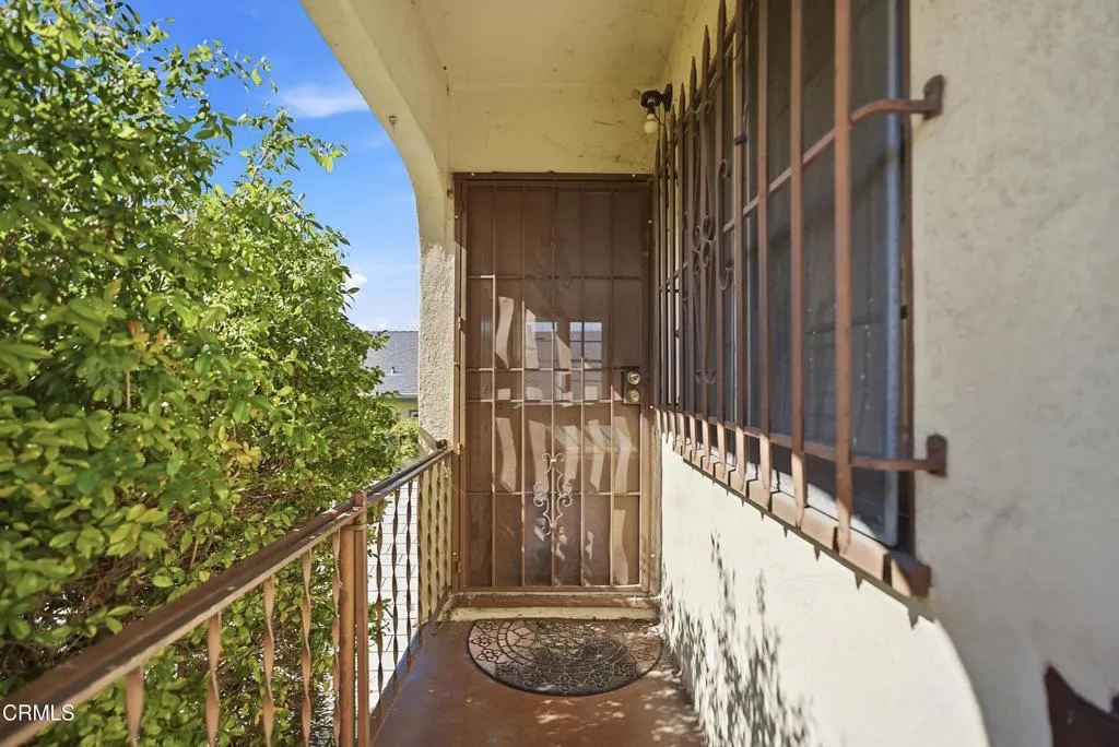 2307 Moss Avenue, Los Angeles, California 90065 home-pic-3
