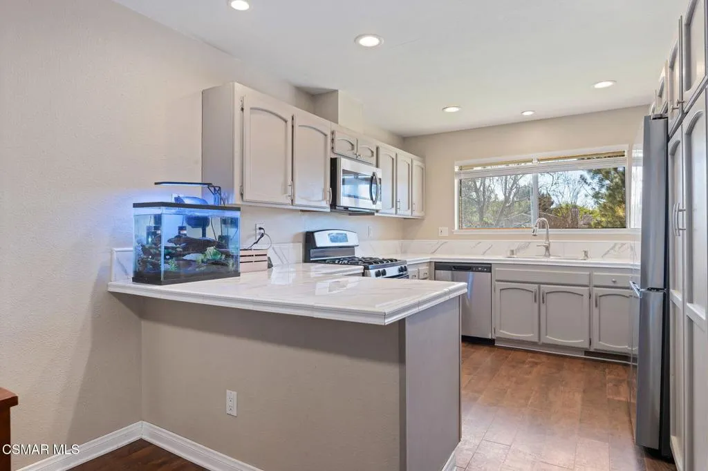 14985 Reedley Street, Moorpark, California 93021 home-pic-9