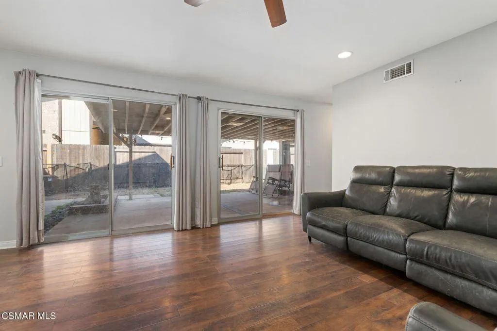 14985 Reedley Street, Moorpark, California 93021 home-pic-6