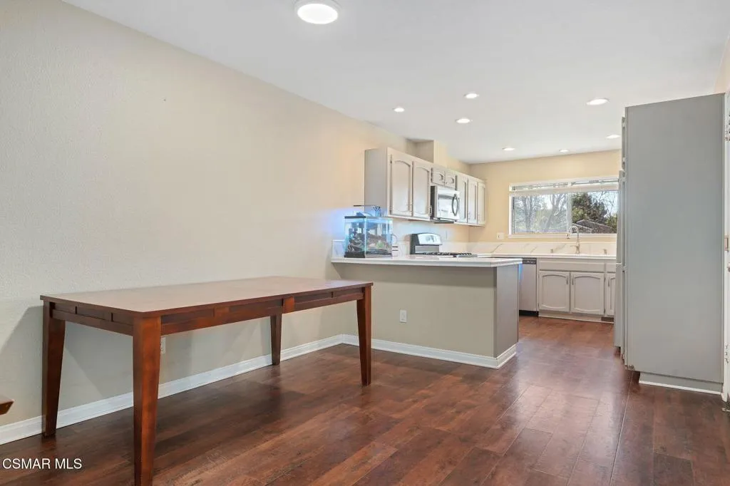 14985 Reedley Street, Moorpark, California 93021 home-pic-7