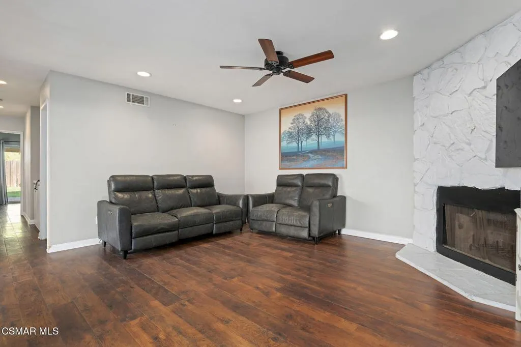 14985 Reedley Street, Moorpark, California 93021 home-pic-5