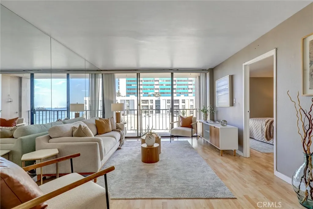 1750 E Ocean Boulevard 503, Long Beach, California 90802 home-pic-6