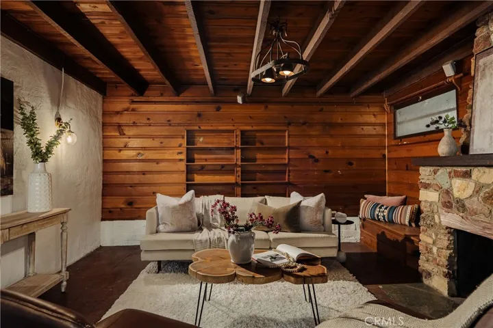 Detached Studio/ Flex Space- (Office/Music Studio/ Home Business)