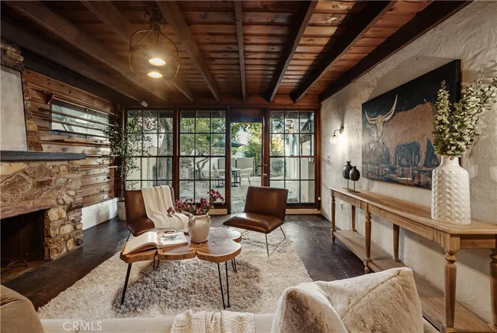 Detached Studio/ Flex Space- (Office/Music Studio/ Home Business)