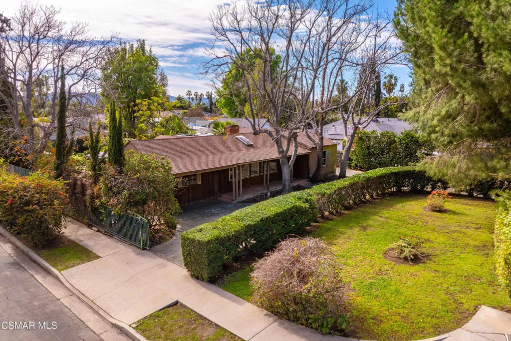 15902 Gault Street, Van Nuys, California 91406 home-pic-1