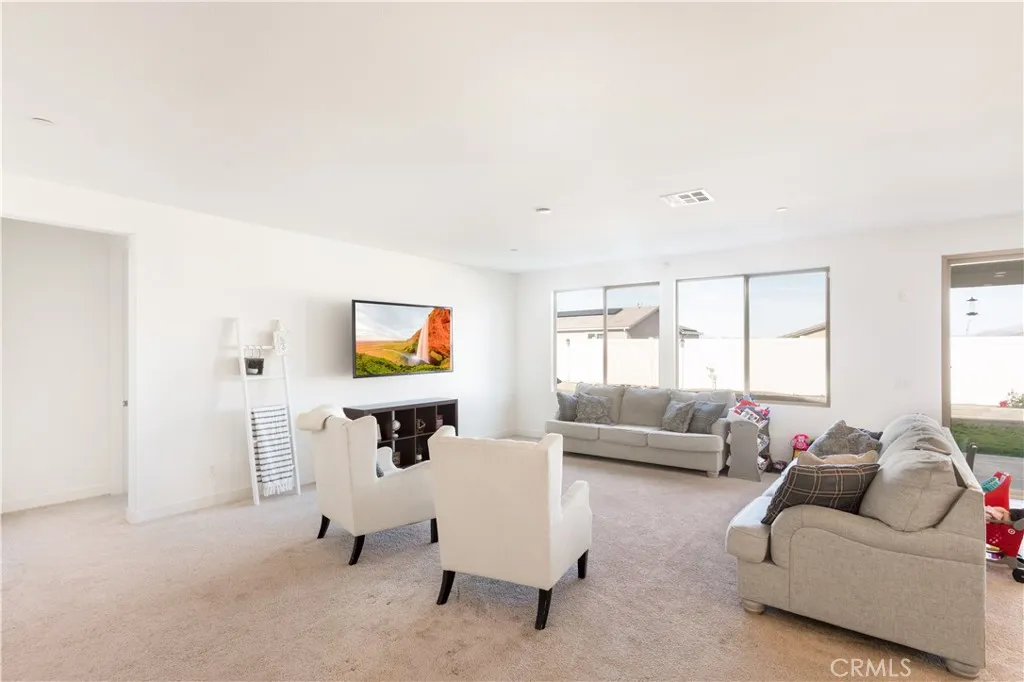 29458 Laredo Circle, Menifee, California 92584 home-pic-6