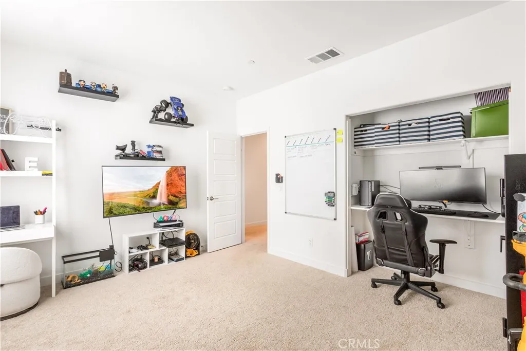 29458 Laredo Circle, Menifee, California 92584 home-pic-16