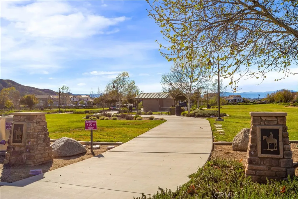 29458 Laredo Circle, Menifee, California 92584 home-pic-30