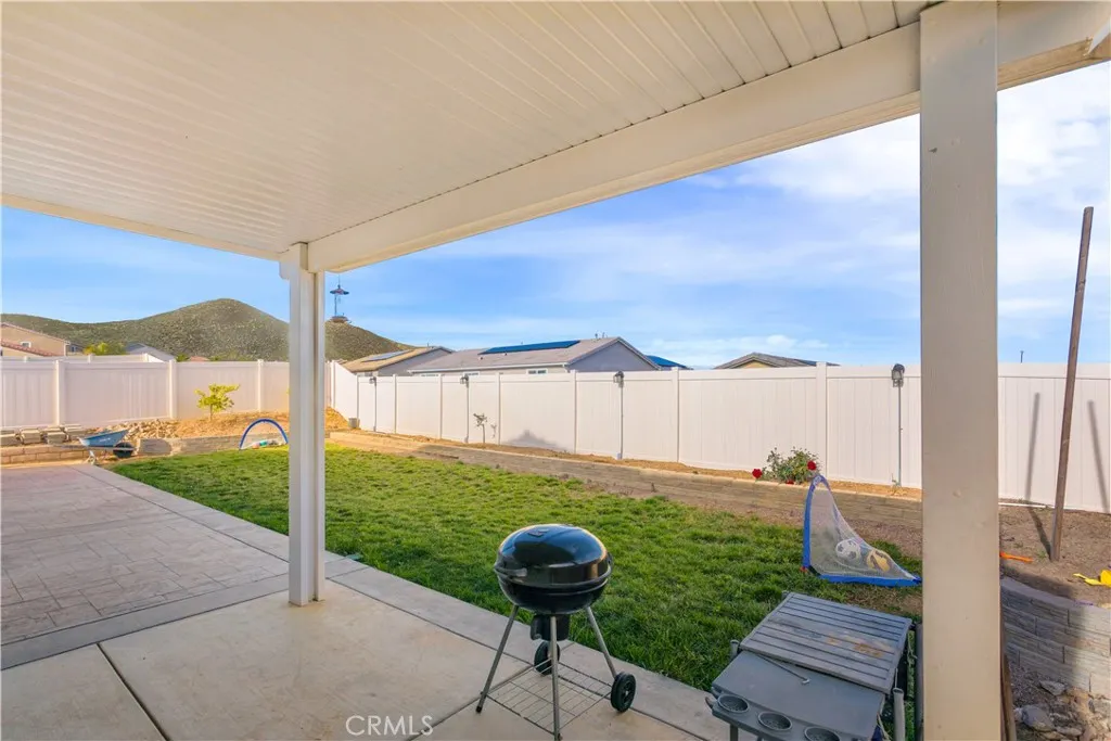 29458 Laredo Circle, Menifee, California 92584 home-pic-26