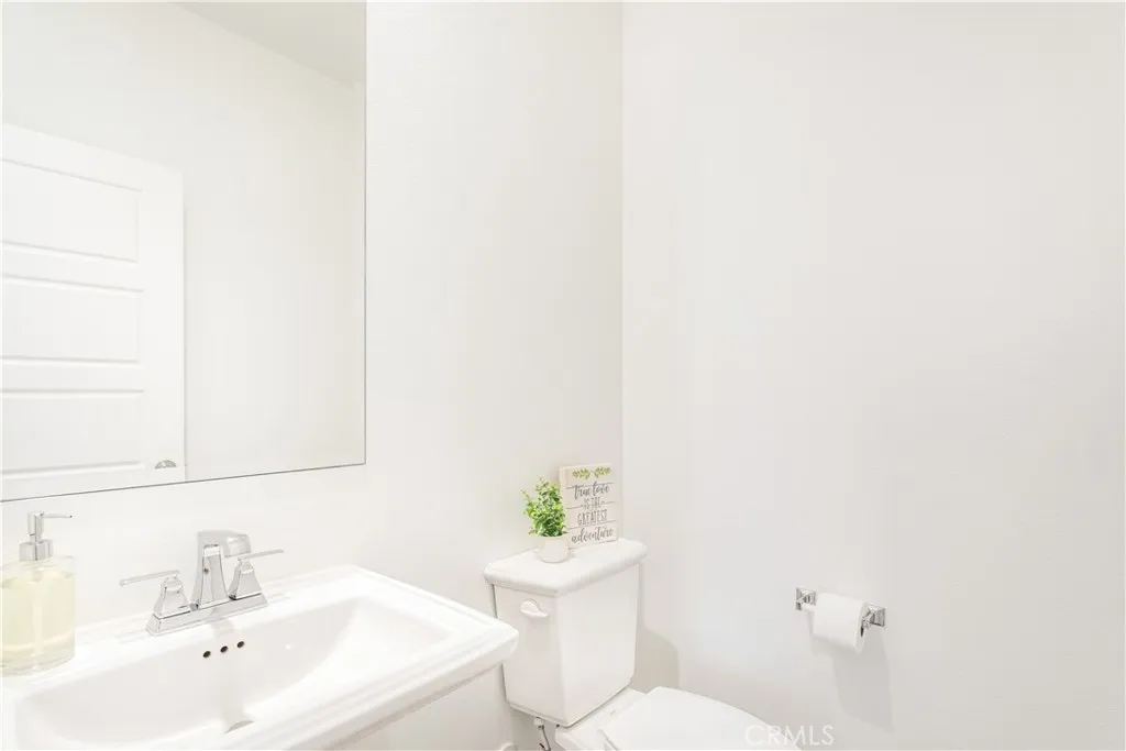 29458 Laredo Circle, Menifee, California 92584 home-pic-17