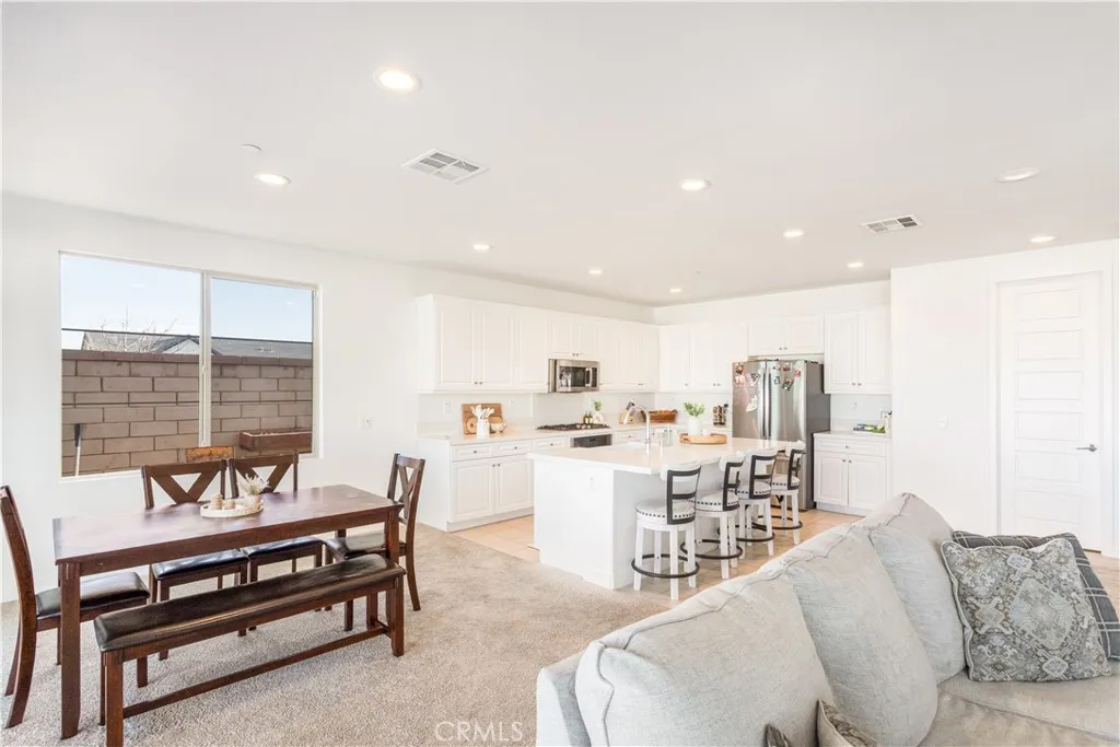 29458 Laredo Circle, Menifee, California 92584 home-pic-11