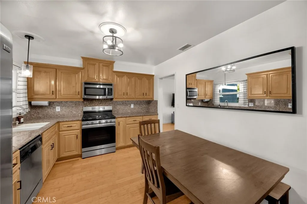 5533 Oliva Avenue, Lakewood, California 90712 home-pic-13