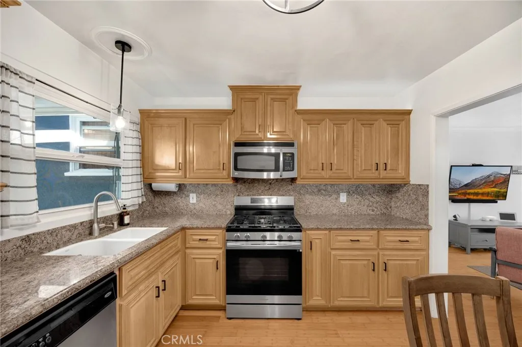 5533 Oliva Avenue, Lakewood, California 90712 home-pic-12