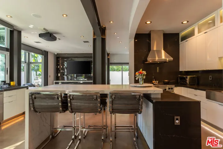 8538 Eastwood Road, Los Angeles, California 90046