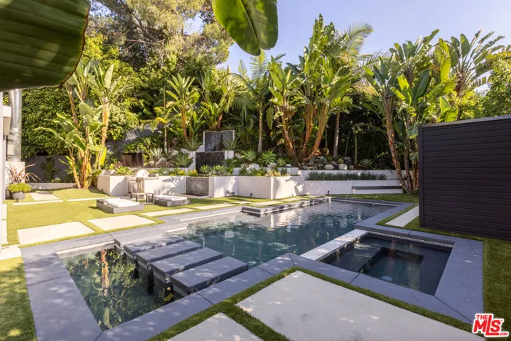 8538 Eastwood Road, Los Angeles, California 90046