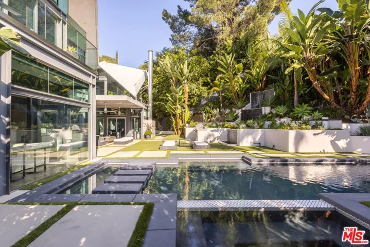 8538 Eastwood Road, Los Angeles, California 90046