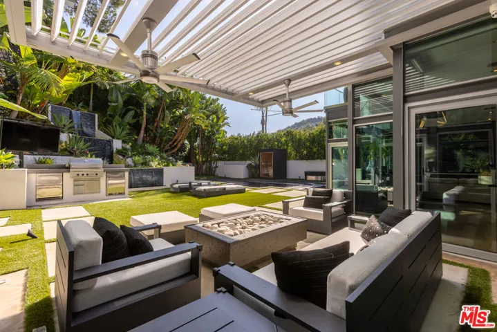 8538 Eastwood Road, Los Angeles, California 90046