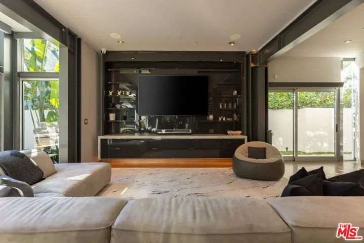 8538 Eastwood Road, Los Angeles, California 90046