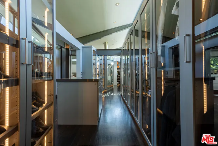 8538 Eastwood Road, Los Angeles, California 90046