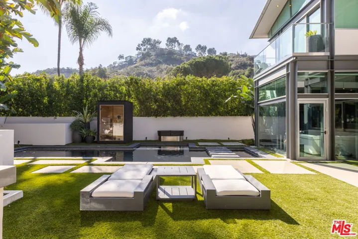 8538 Eastwood Road, Los Angeles, California 90046