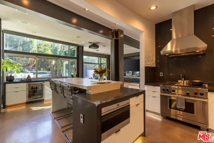 8538 Eastwood Road, Los Angeles, California 90046