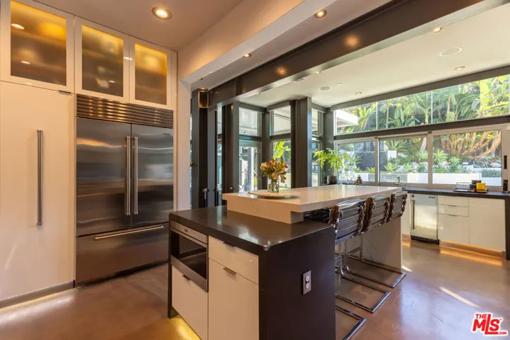 8538 Eastwood Road, Los Angeles, California 90046