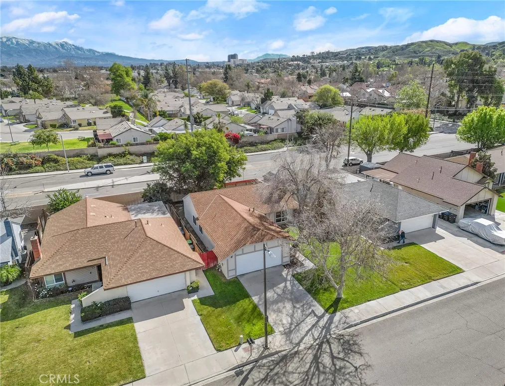 832 Smallwood, Colton, California 92324 home-pic-4