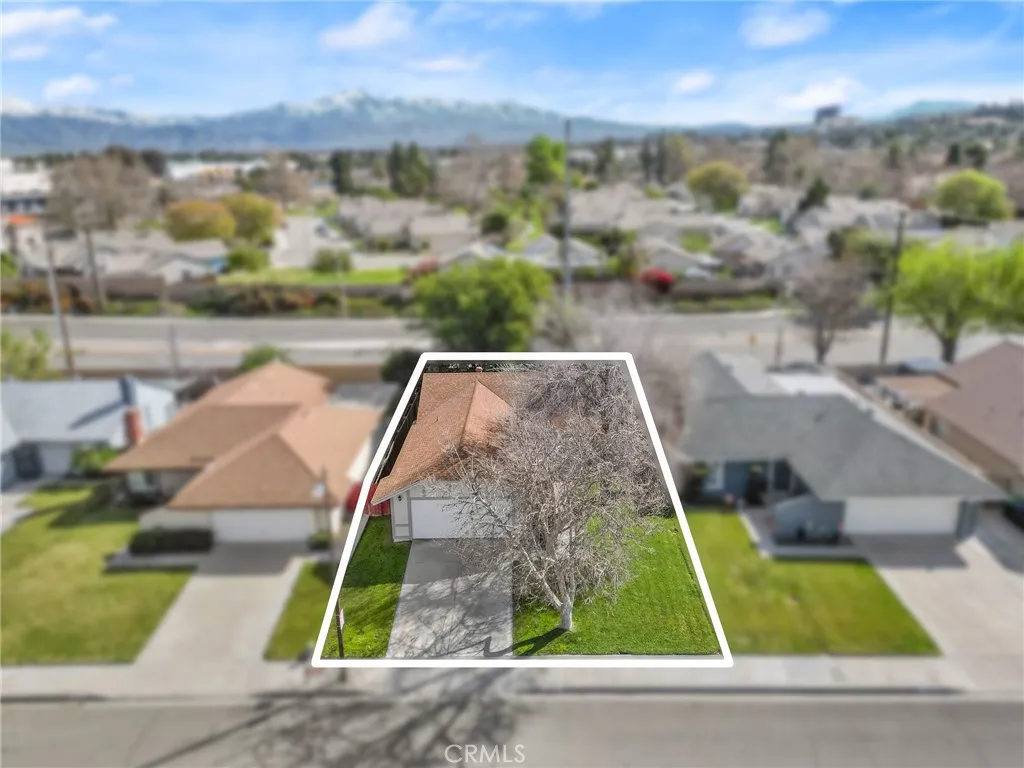 832 Smallwood, Colton, California 92324 home-pic-9
