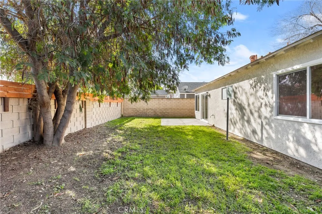 832 Smallwood, Colton, California 92324 home-pic-30