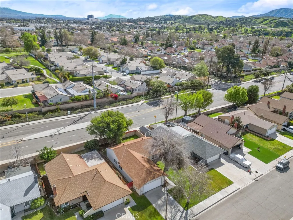 832 Smallwood, Colton, California 92324 home-pic-8