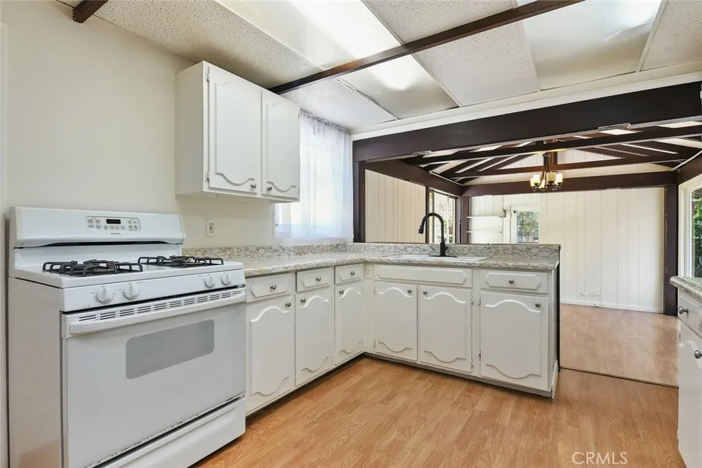 5136 Noble Ave, Sherman Oaks, California 91403 home-pic-14