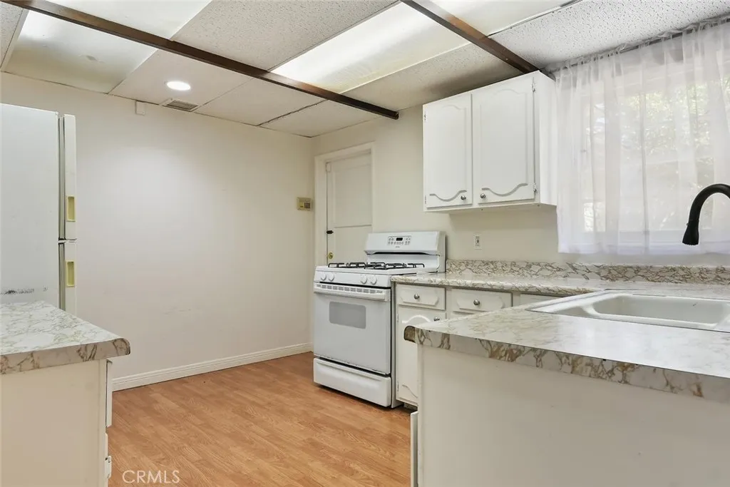 5136 Noble Ave, Sherman Oaks, California 91403 home-pic-11