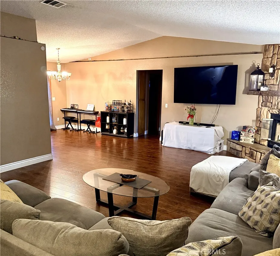 18104 Birch, Hesperia, California 92345 home-pic-3