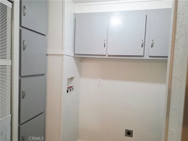 Back laundry area