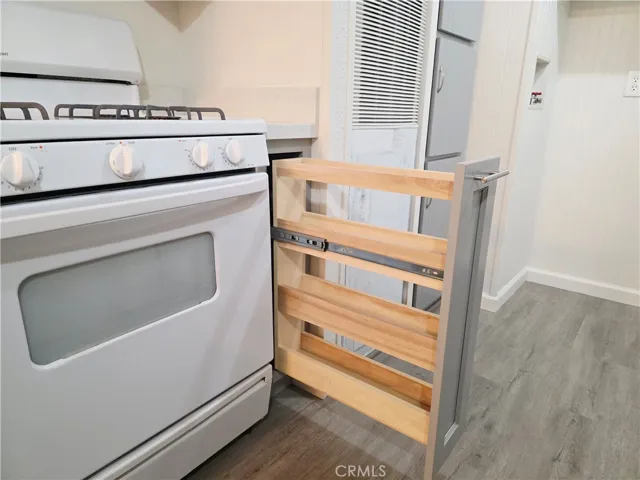 Spice rack