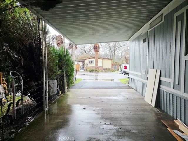 Tandem carport