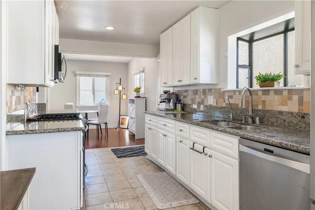 20017 Bernist Avenue, Torrance, California 90503 home-pic-14