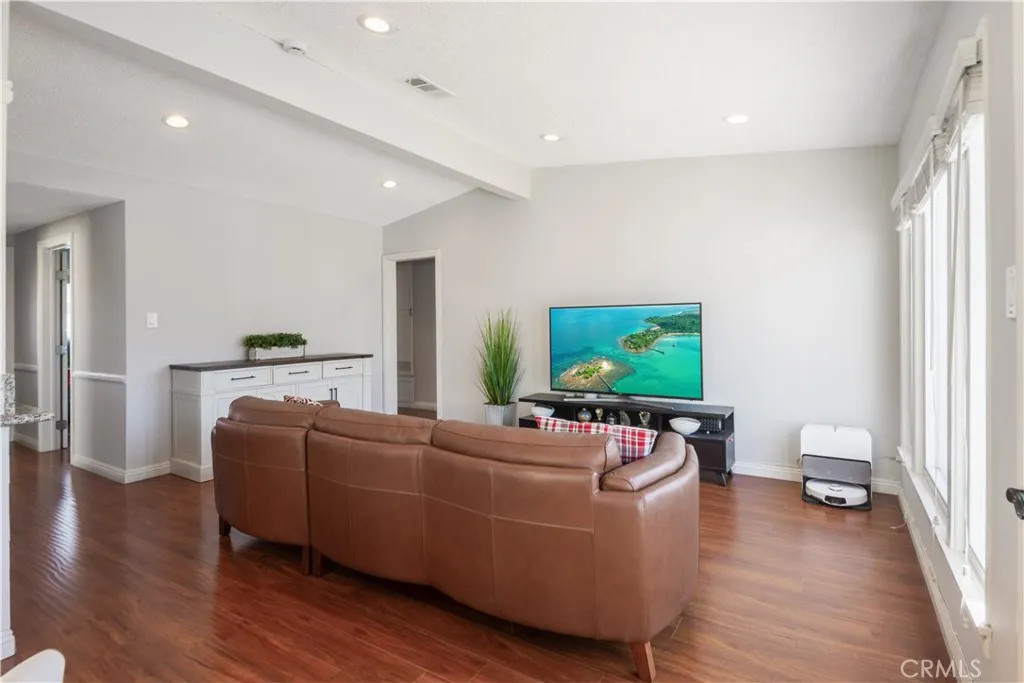 20017 Bernist Avenue, Torrance, California 90503 home-pic-6