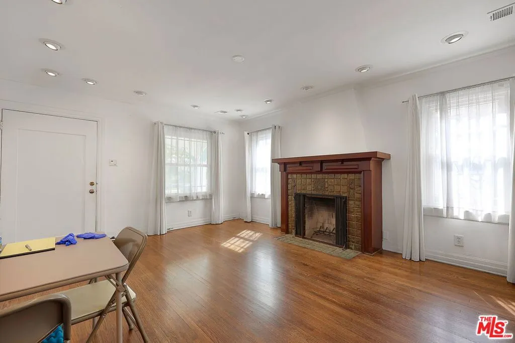 1271 S Mullen Avenue, Los Angeles, California 90019 home-pic-9