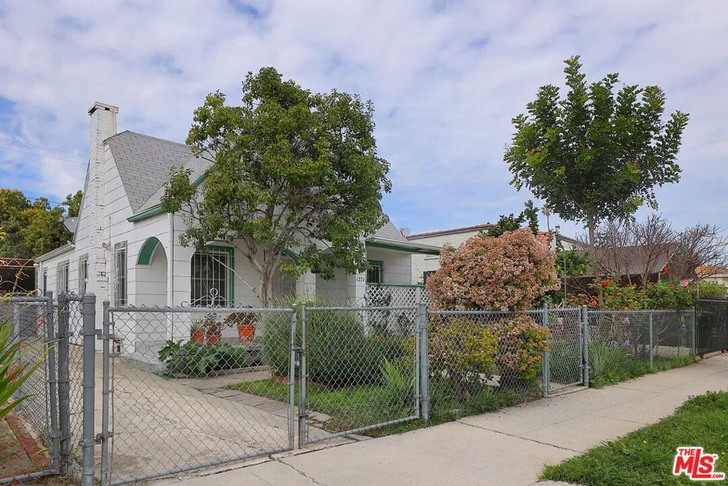 1271 S Mullen Avenue, Los Angeles, California 90019 home-pic-3