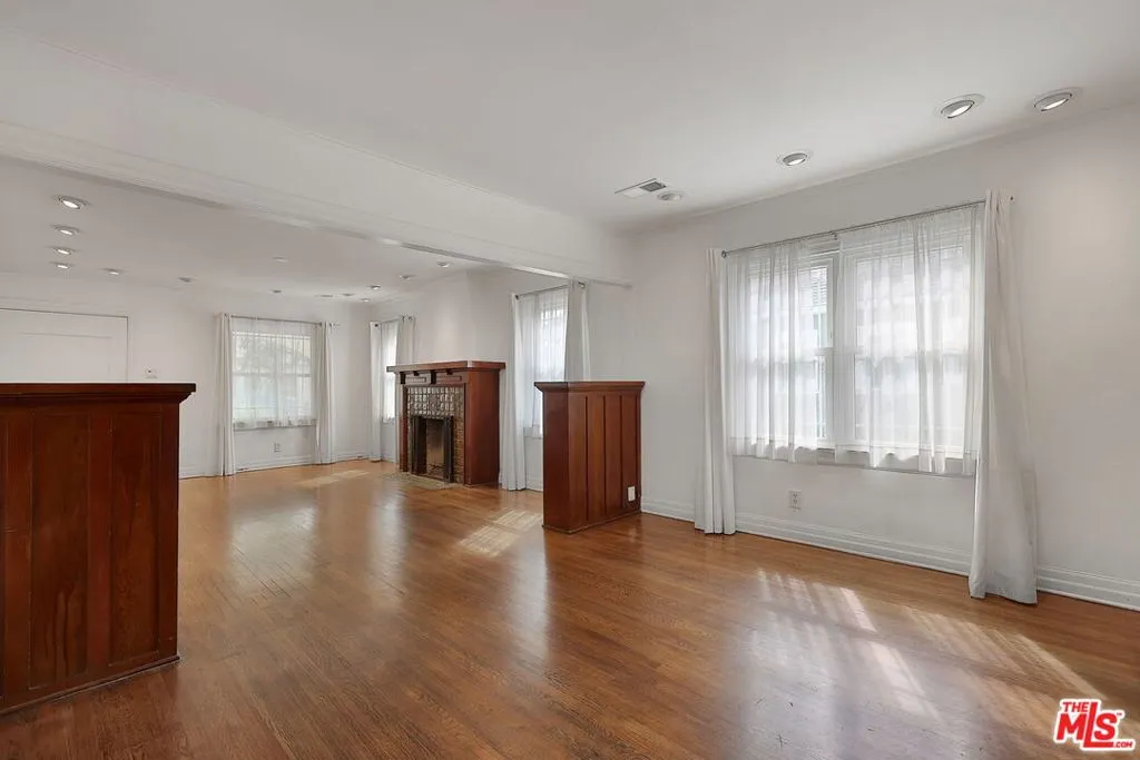 1271 S Mullen Avenue, Los Angeles, California 90019 home-pic-11