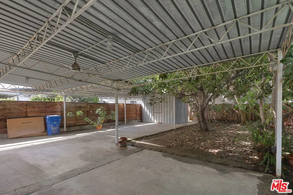 1271 S Mullen Avenue, Los Angeles, California 90019 home-pic-25