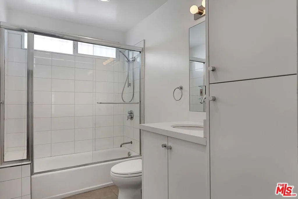 1271 S Mullen Avenue, Los Angeles, California 90019 home-pic-22