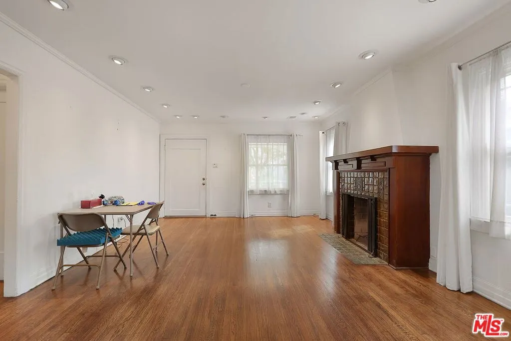 1271 S Mullen Avenue, Los Angeles, California 90019 home-pic-8