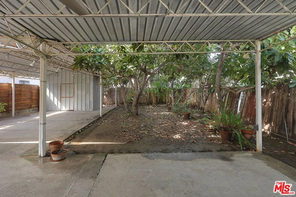 1271 S Mullen Avenue, Los Angeles, California 90019 home-pic-23