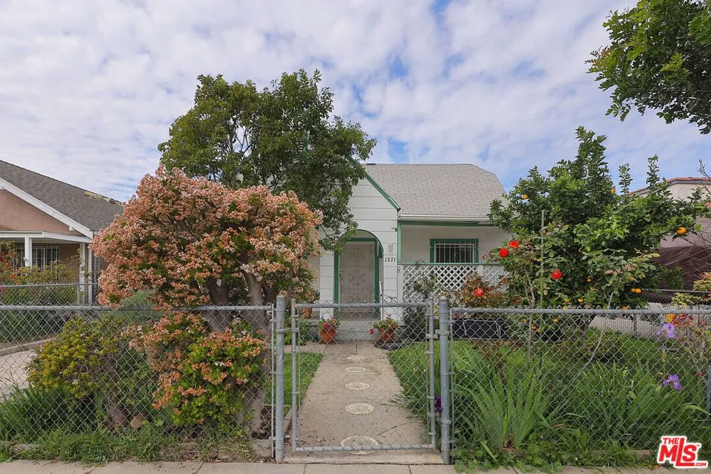 1271 S Mullen Avenue, Los Angeles, California 90019 home-pic-2